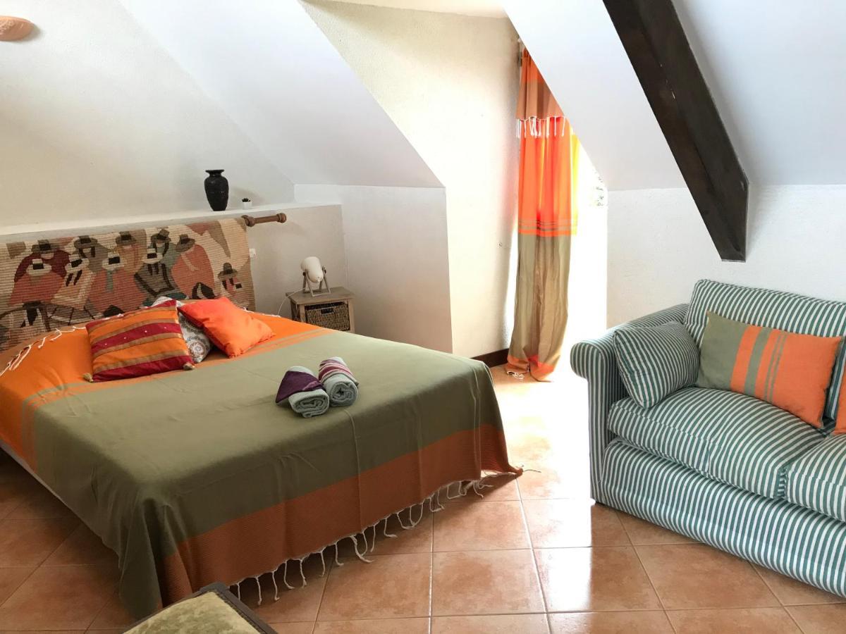 Bed and Breakfast Domaine Du Lesty Ambon Exteriér fotografie